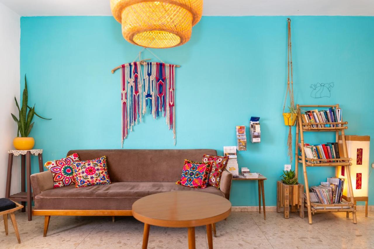The White Hill Guesthouse Йерохам Екстериор снимка