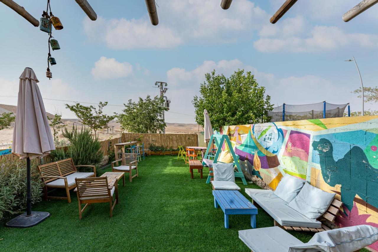 The White Hill Guesthouse Йерохам Екстериор снимка