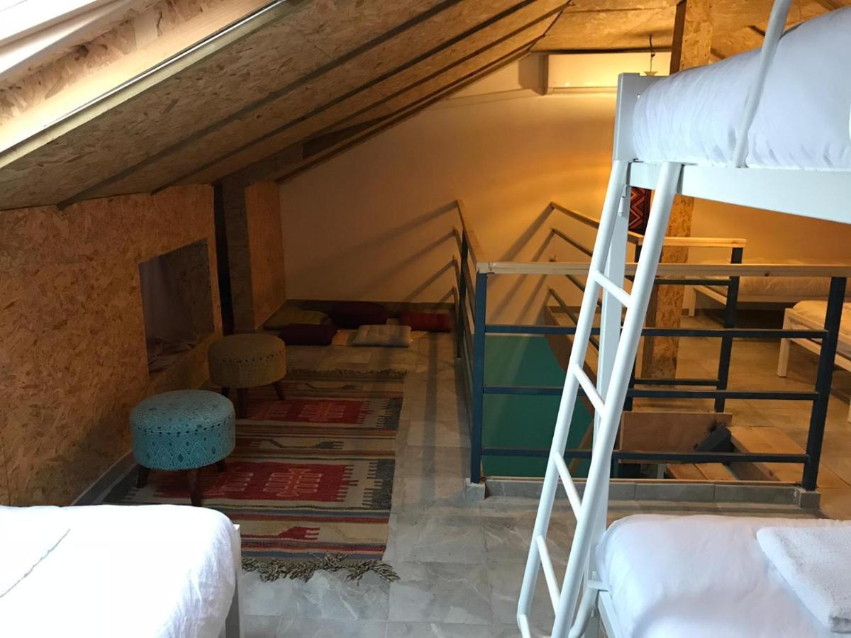 The White Hill Guesthouse Йерохам Екстериор снимка